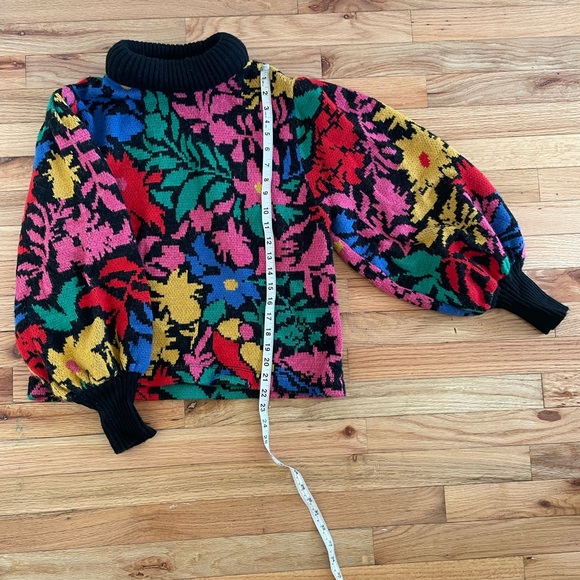 FARM Rio Sweaters - FARM Rio Tropical Garden Cropped Turtleneck Sweater Size M